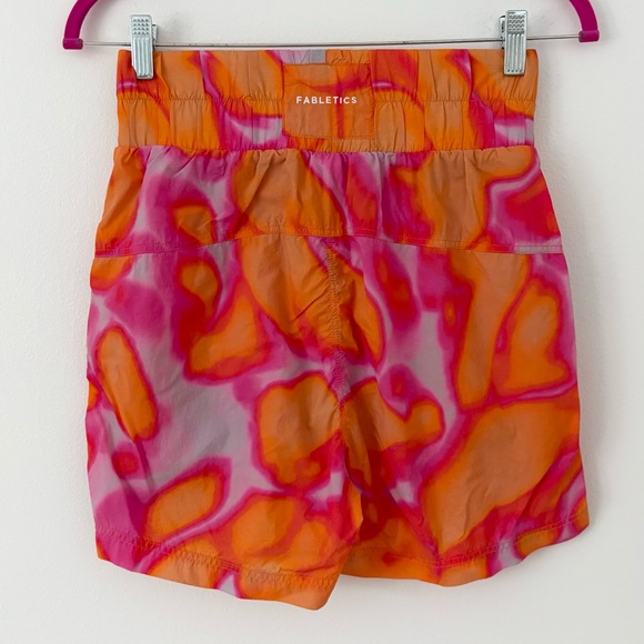 Fabletics Ultra High Waisted Pipes Nylon Shorts in Pink Escape Size Small - Picture 7 of 8